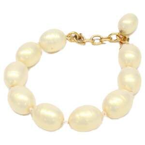 CHANEL White Pearl Charm Bracelet